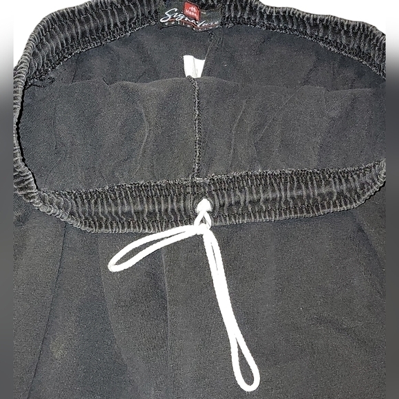 Vintage Hanes Signature Collection size large black shorts w/pockets - Picture 6 of 7